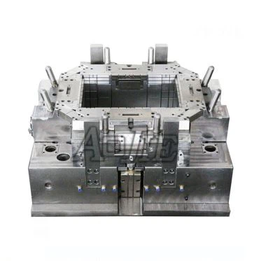 Moule empilable en plastique